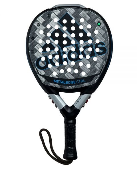 Adidas Metalbone Ctrl 2021 är ett nytt och kontrollinriktat padelracke. har en rå och häftig design och proppfull med fart och kontroll. Spelas bland annat med av svenska damstjärnan Anna Åkerberg.