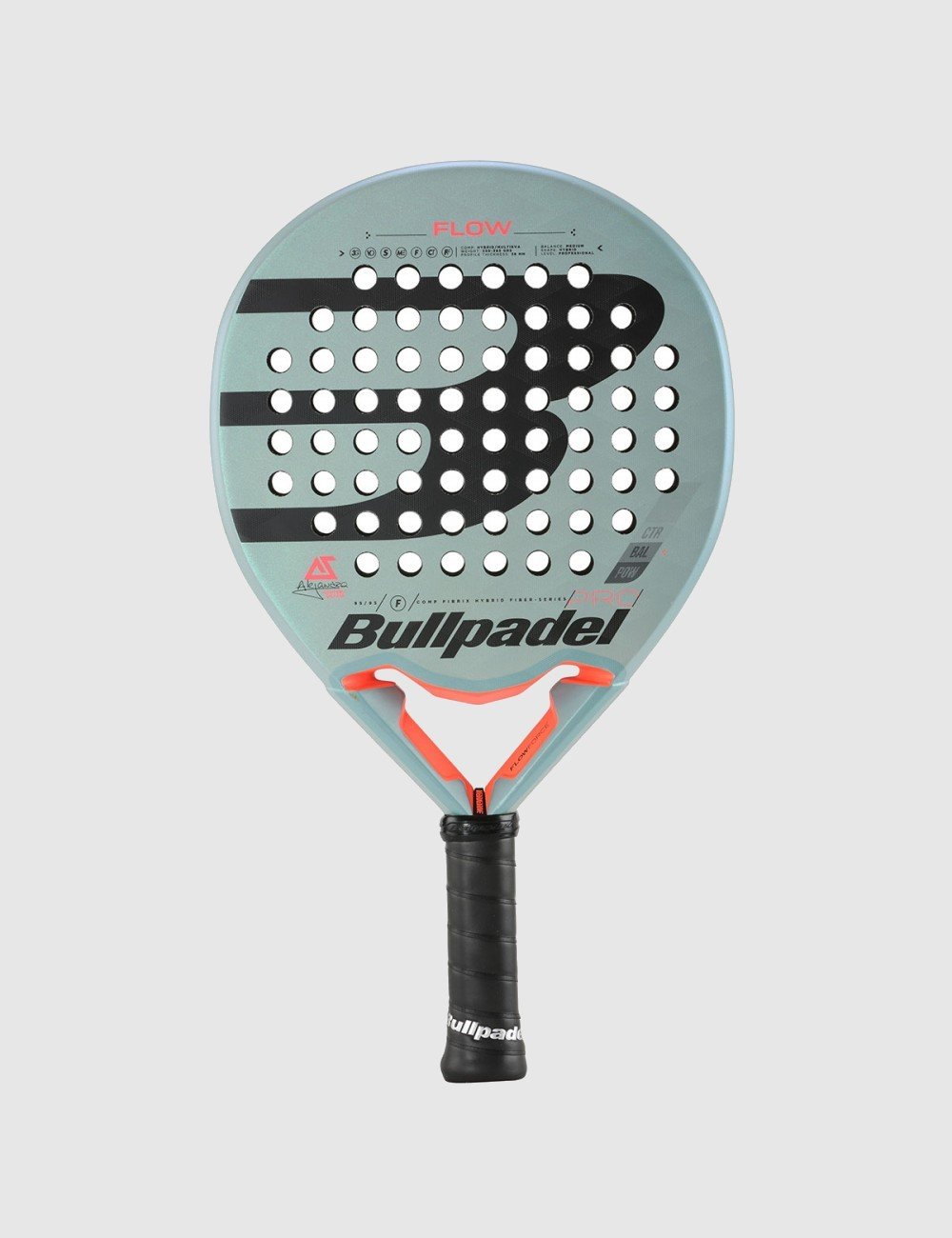 Bullpadel Flow 2021 är ett hybridformat padelracket mellan dropp och rund. Ett riktigt välbyggt racket som erbjuder en härlig kombination av fart och kontroll.