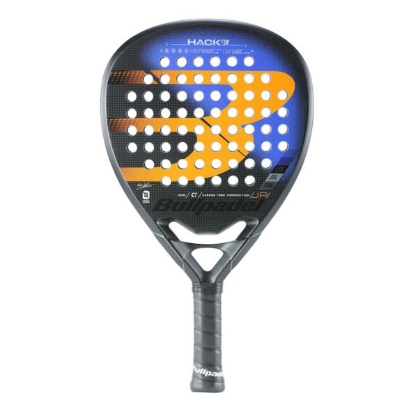 Bullpadel Hack Junior 2021 är juniorracket från Hack-serien. Ett häftigt racket för de yngre