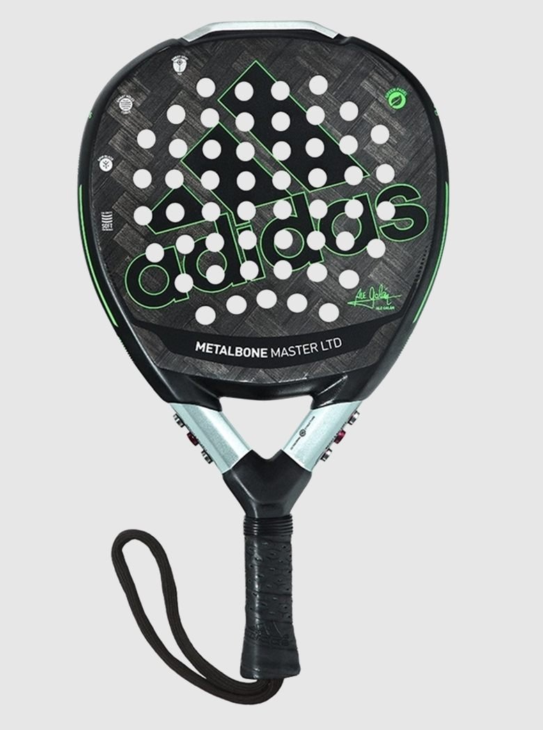 adidas Metalbone Master Limited Edition 2021 är en specialutgåva av det populära padelracket adidas Metalbone. En annan design men med samma fina egenskaper.