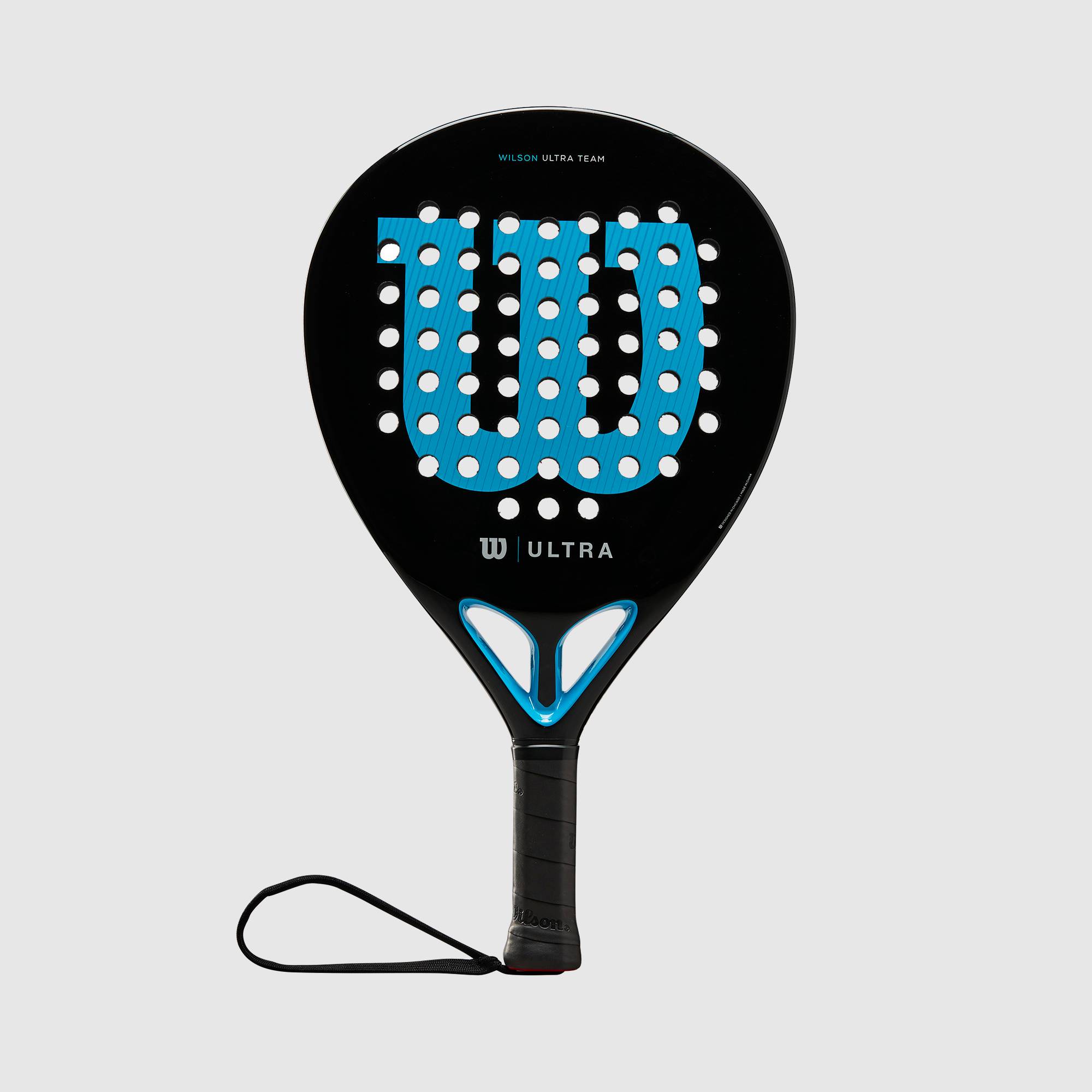 Ultra Team V2 är ett nytt padelracket från Wilson för 2021 som är framtaget för nybörjaren som söker fart från start.