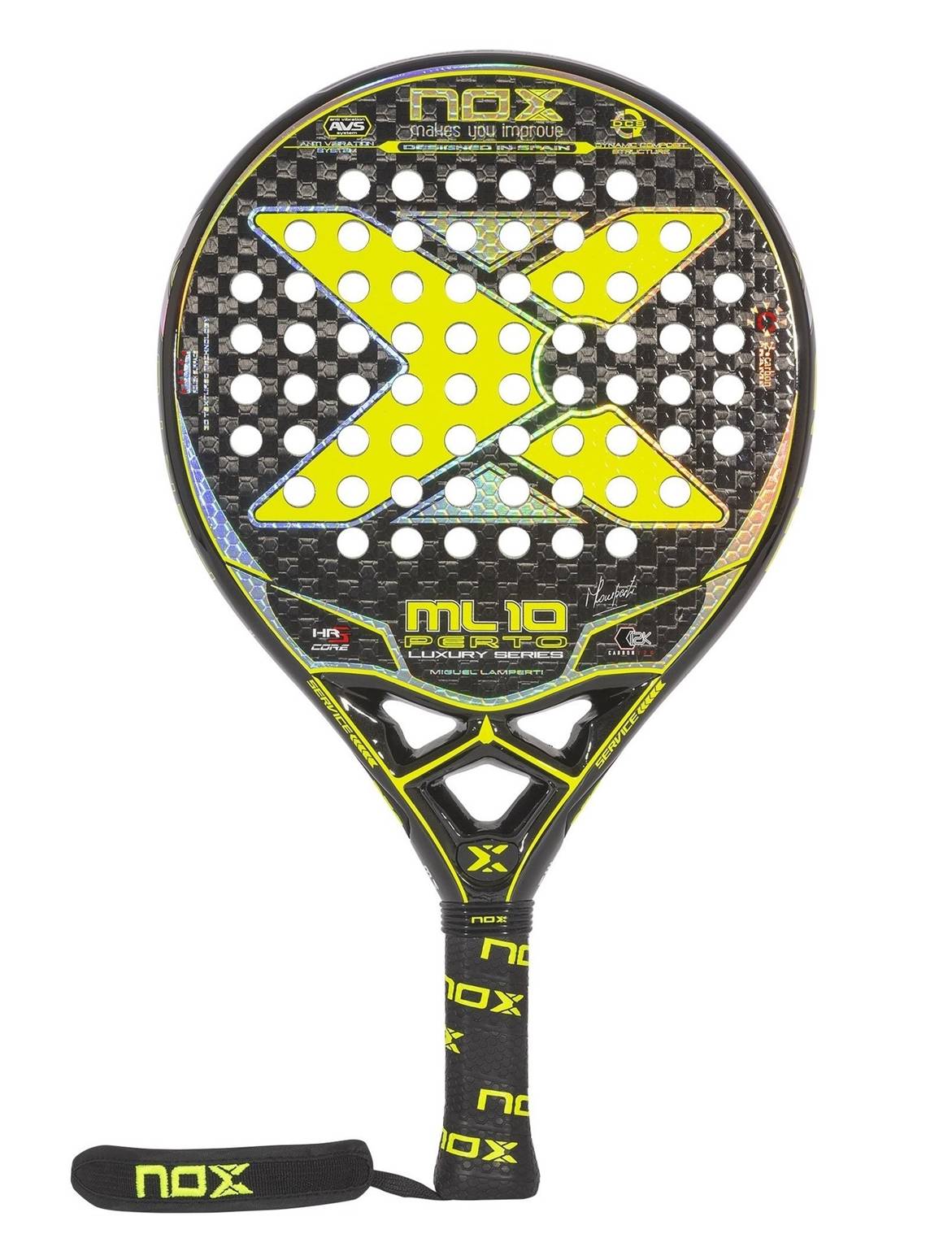 NOX ML10 Luxury Perto 2021 är ett runt padelracket med låg balans som har utmärkta kontrollegenskaper. Rackets styrka är defensiven och volleyspelet.