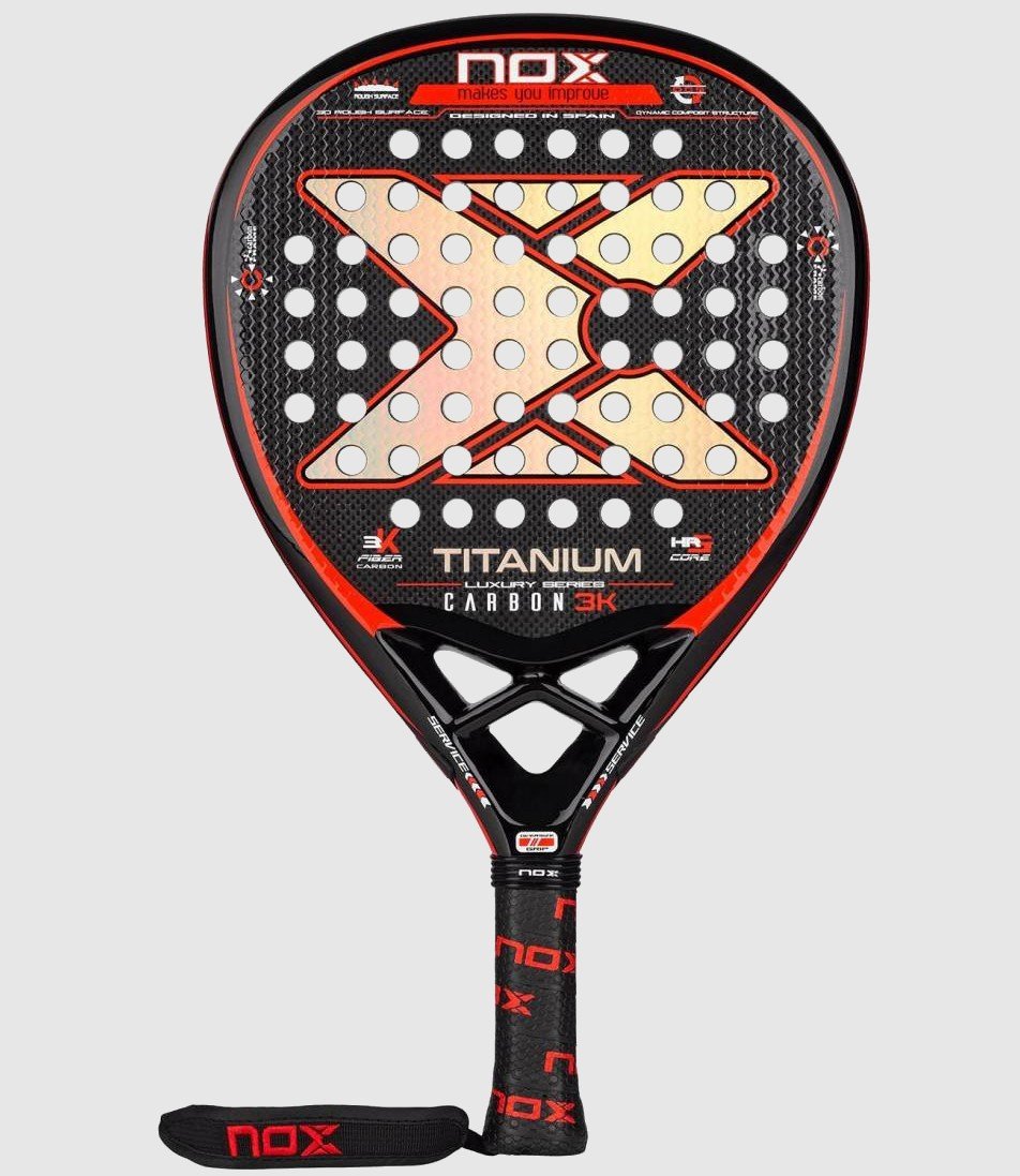 NOX Titanium 3K Luxury 2021 är ett padelracket som erbjuder fart och kraft. En lite mjukare variant av 18K-syskonet.
