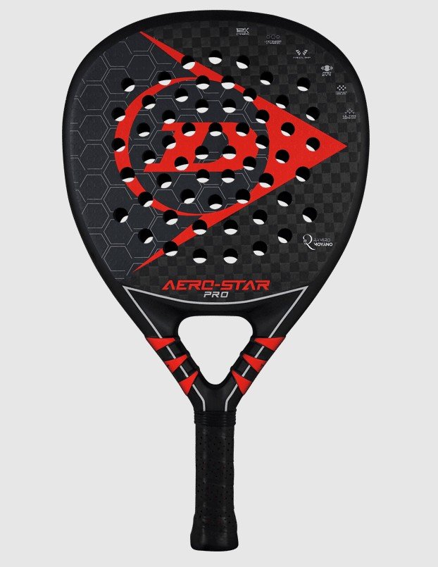 Dunlop Aero-Star Pro 2021 är ett hybridformat padelracket gjort för kraftfulla slag. Används av proffset och WPT-spelare Ramiro Moyano.