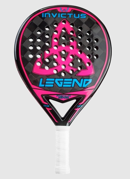 Legend Invictus W 2021 är ett rundformat padelracket med en rund form, styv yta och mjuk kärna. Vikten på denna modellen är något lägre än vanliga Invictus, perfekt för damer eller herrar som söker en lättare modell.