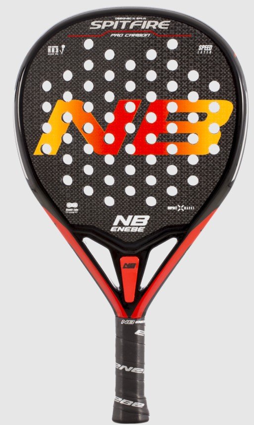 Enebe Spitfire 2021 är ett droppformat padelracket med styrkor i både offensiva och defensiven. Ett padelracket för både motionärer, medelspelare och avancerade spelare.