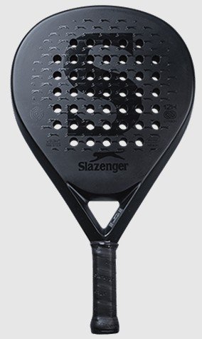 Slazenger Panther Series ICON recension - Detta helsvarta padelracket doftar premium rakt igenom och ser fantastiskt läckert ut. Med sin droppform och hårda uppbyggnad är det ett explosivt racket som svarar oerhört bra i smashar.