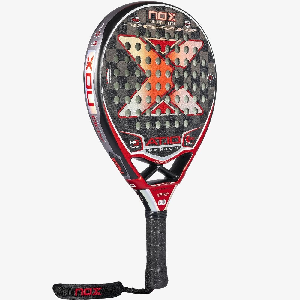 NOX AT10 Luxury Genius 18K 2022 sidan recension, review och test. En av NOX toppmodeller och proffset Agustín Tapias val av padelracket. Denna kraftfulla modell är mångsidig och explosiv på banan.