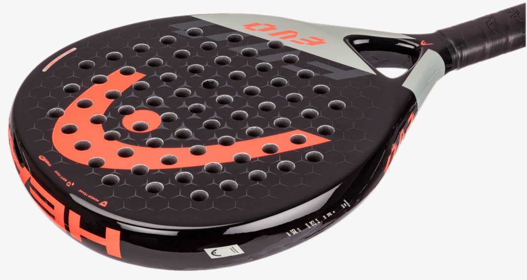 HEAD Evo Delta 2022 betyg, omdöme och test. Det här är ett mjukt och skonsamt padelracket med bra tryck i slagen.