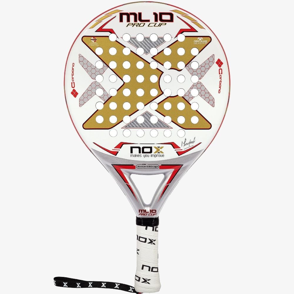 NOX ML10 Pro Cup 2022 recension, test och betyg. Det här är det ikoniska padelracket som är framtaget med legendaren Miguel Lamperti. Kontrollracket med stark defensiv profil. Perfekt vid bekymmer med padelarmbåge/tennisarmbåge. Tillhör bästa padelracket 2022.