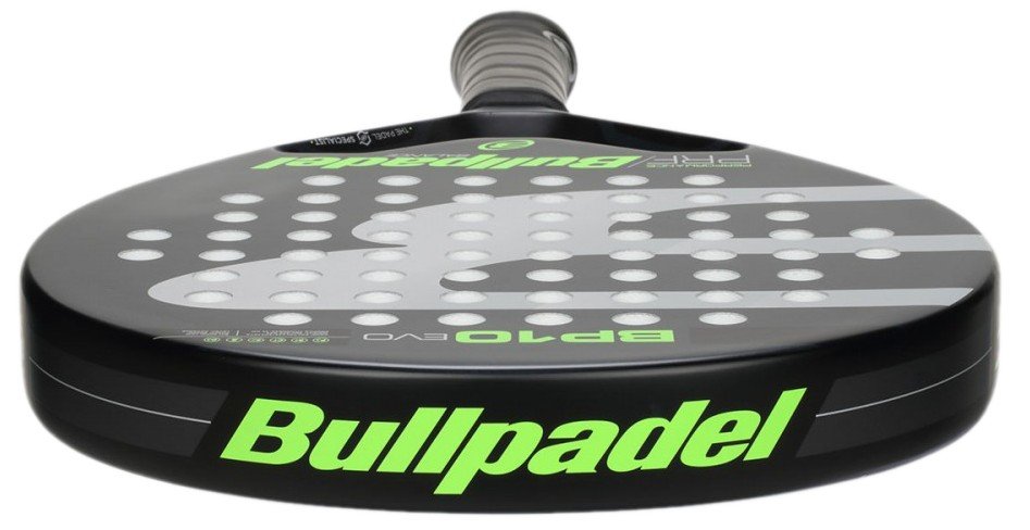 Bullpadel BP10 EVO 2022 betyg, omdöme, åsikt. Detta prisvärda racket passar nyare spelare.