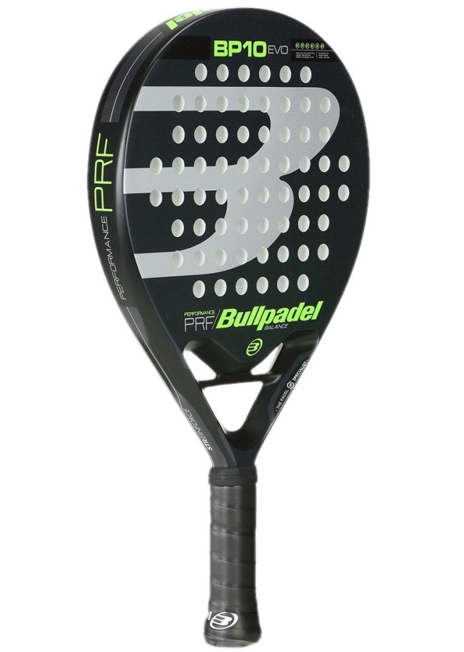 Bullpadel BP10 EVO 2022 test, betyg, omdöme. Detta runda racket ger skonsamma och behagliga träffar och ger fin kontroll i alla slag.