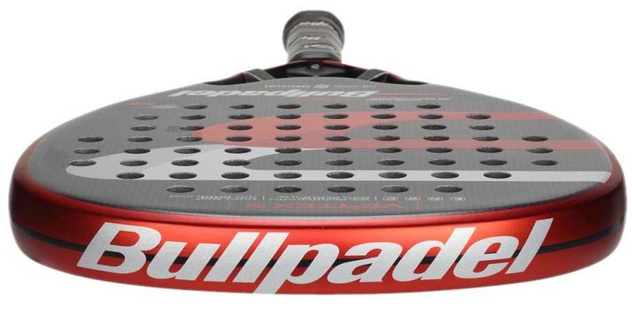 Bullpadel Vertex Junior 2022 test, review och recension. Ett roligt och lättspelad modell för juniorer.