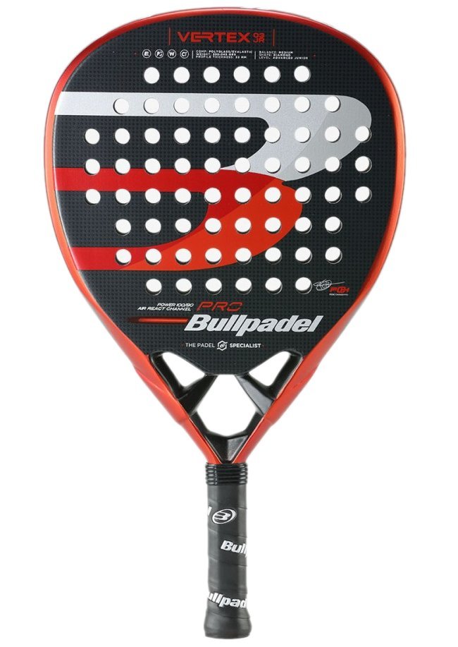 Bullpadel Vertex Junior 2022 test, recension, review. Detta populära juniorracket passar de lite mer offensiva juniorerna som gillar att avgöra bollarna.