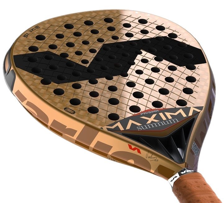 Träffytan på Varlion Maxima Summum 2022 som visar det räfflade och ruggade mönstret. Tillhör bästa padelracket 2022.