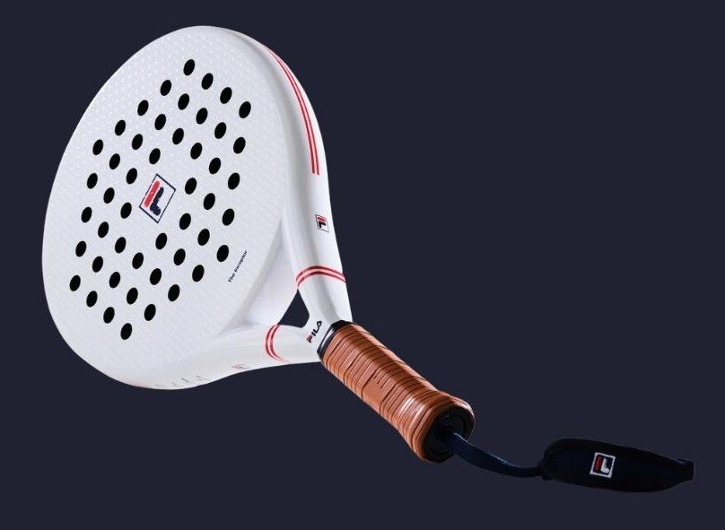 Fila The Inceptor 2022 betyg, review och omdöme. Ett lättspelat och läckert racket från välkända FILA som vänder sig till nyare spelare.