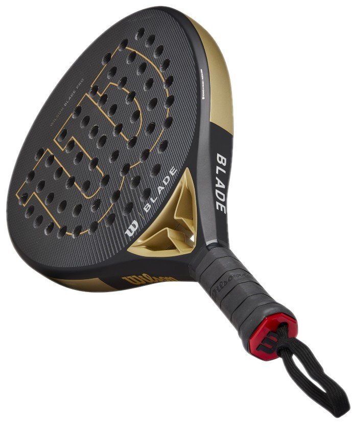 Wilson Blade Pro V2 2022 recension och betyg. Ett padelracket som ger dig både fart och kontroll. Starkt både offensivt och defensivt.