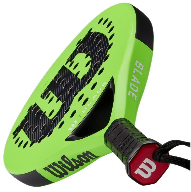 Wilson Blade Team v2 2022 omdöme, betyg, utlåtande. Lättspelat och snyggt racket.