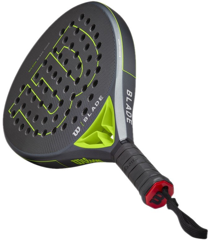 Wilson Blade Tour v2 2022 test, recension och review. Detta är ett hårt och fartfyllt racket.