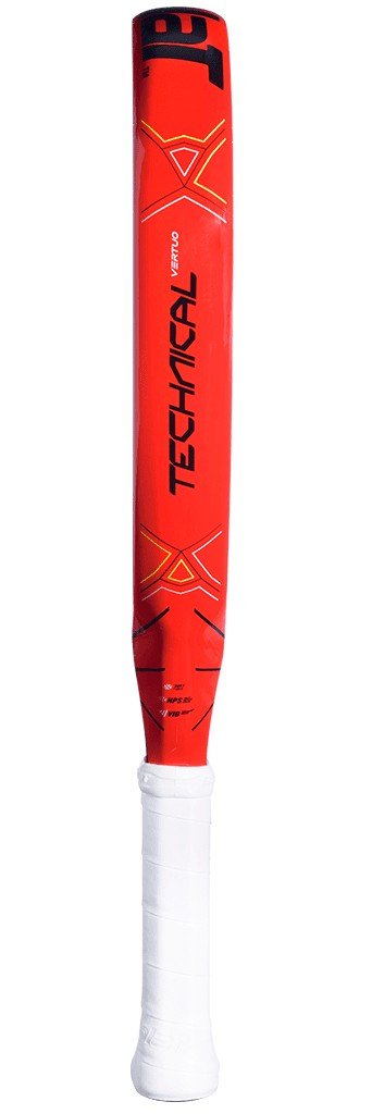 Babolat Vertuo Technical 2022 från sidan. Vår recension visar att det här är ett lättspelat racket perfekt för nybörjare och motionärer.