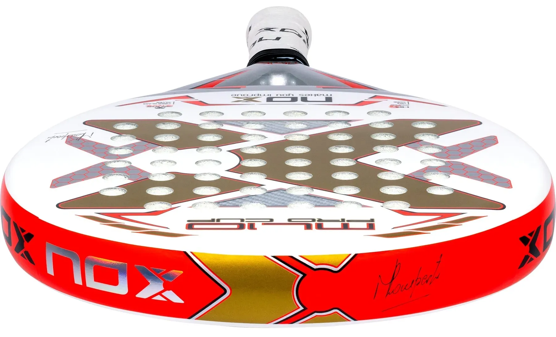 Den släta träffytan hos padelracket NOX ML10 Pro Cup 2023.
