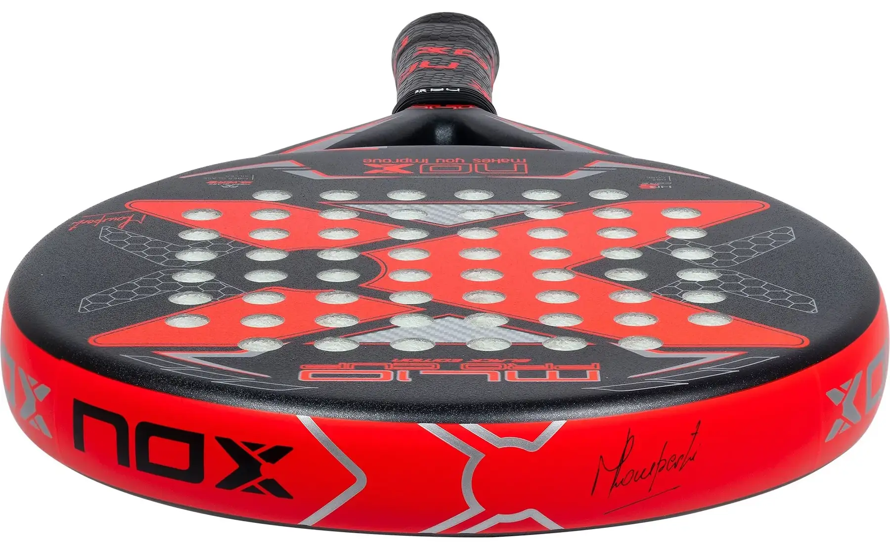 Ytan på NOX ML10 Pro Cup Rough Surface 2023 som består av en struktur som liknar sandpapper.
