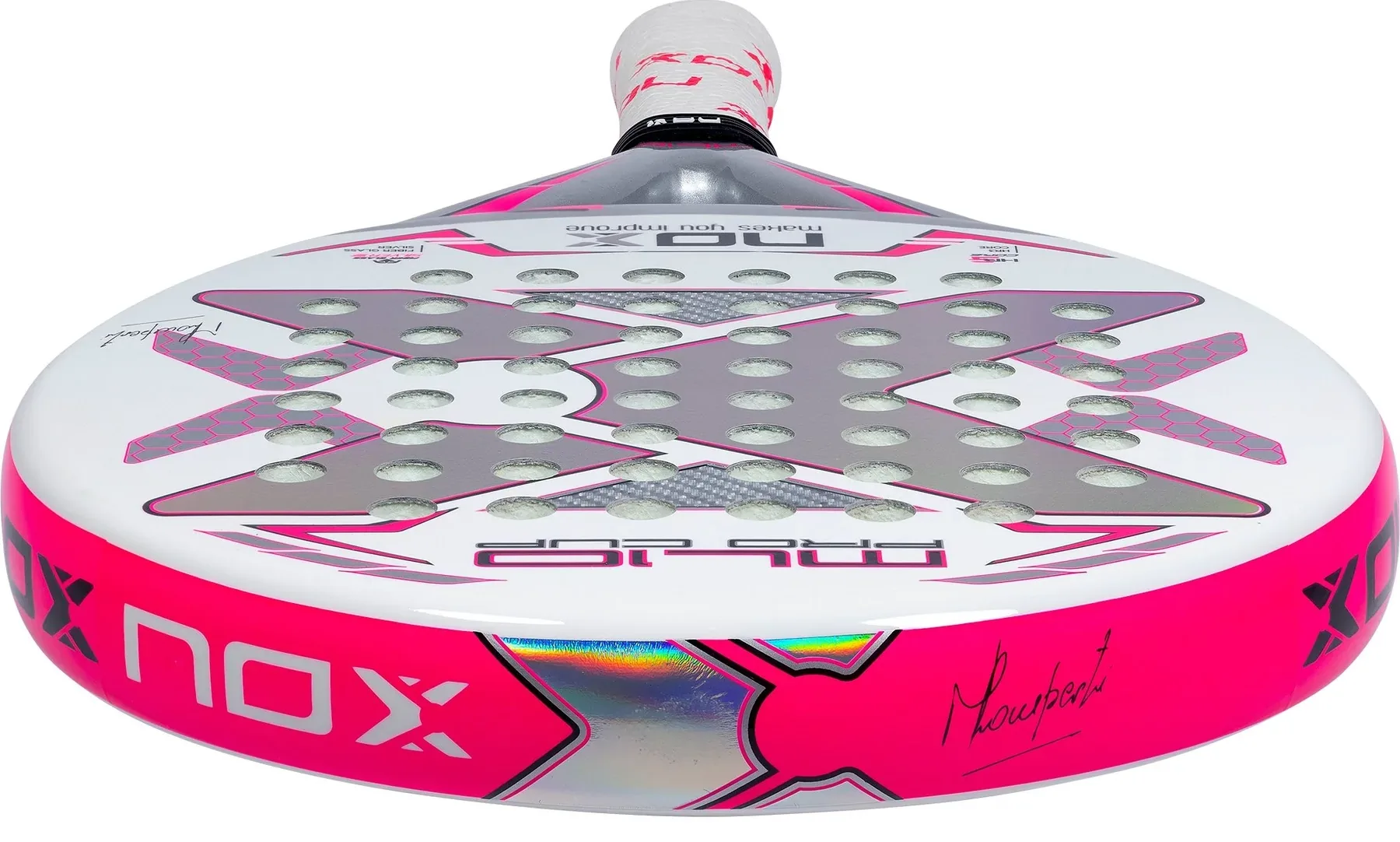 Den släta träffytan hos padelracket NOX ML10 Pro Cup Silver 2023.