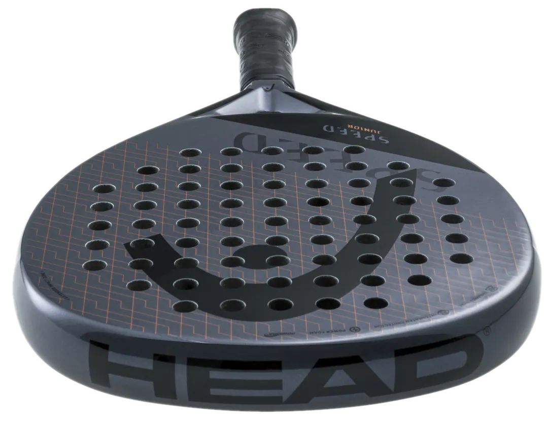 Den släta träffytan hos padelracket HEAD Speed Junior 2023.