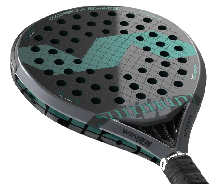 Närbild på Varlion LW Summum Carbon Black 2023, som visar dess räfflade mönster.