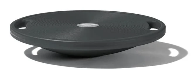 Abilica BalanceBoard är en perfekt julklapp och present till en padelspelare. Med denna kan man stärka upp viktiga muskler för padel som både gör en till en bättre spelare samt minskar risken för skador.