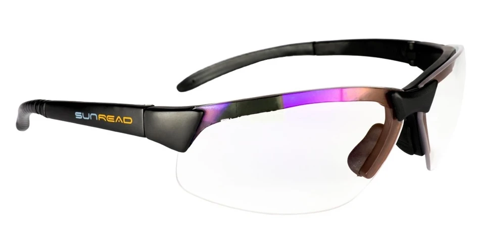 Sunread Sport Clear Pro är ett par snygga och bra padelglasögon med genomskinligt glas som skyddar ögonen.