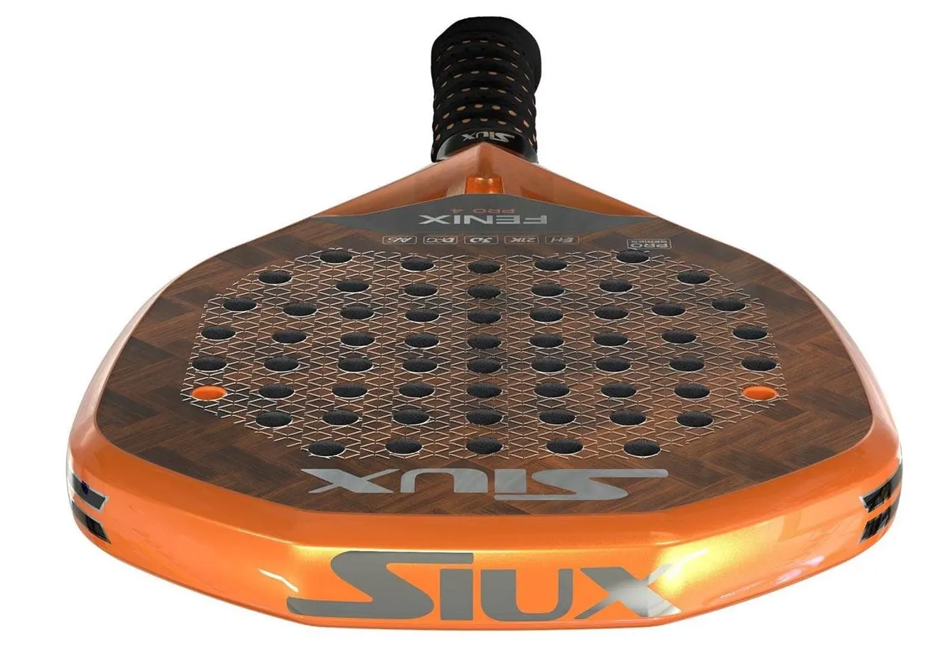 Slagytan på padelracket Siux Fenix 4 Pro, som har ett 3D-mönster för extra bett i bollen.