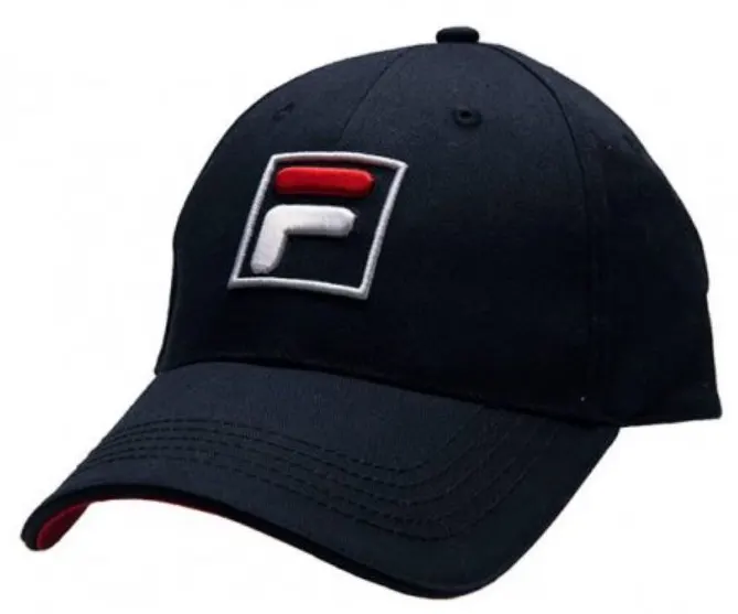 FILA Baseball Cap gör sig riktigt bra som padelkeps, samtidigt är den snygg i vardagen.