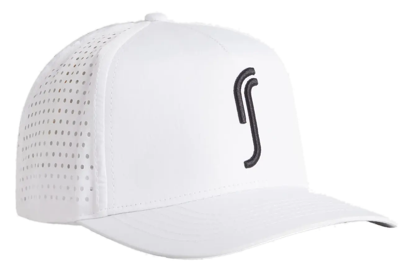 RS Fred Performance Cap är en padelkeps som finns både vitt och svart. Den andas utmärkt och skyddar från solen.