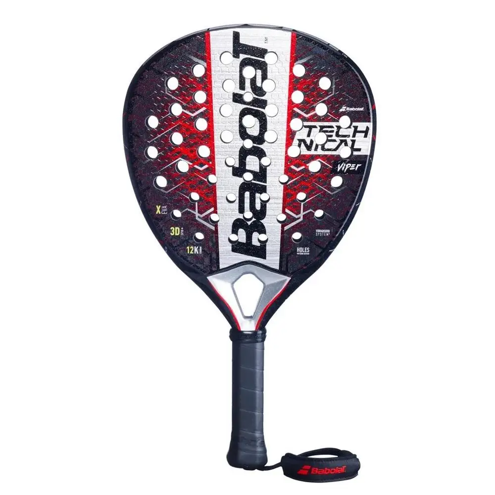 Babolat Viper Technical 2025 har en yta med både sandpapper och räfflad struktur. Det ger maximalt med spin på bollen.
