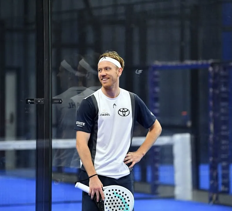 Daniel Windahl racket som han spelar med just nu.