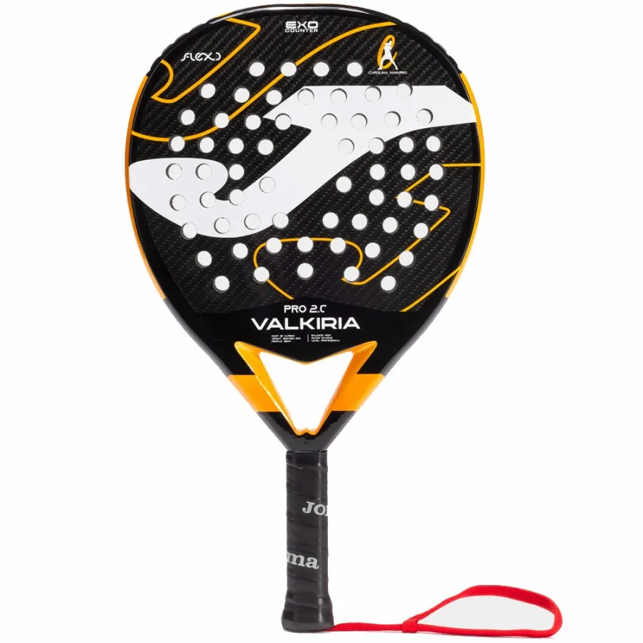 Joma Valkiria Pro 2.0 är racket som Carolina Navarro Björk spelar med.