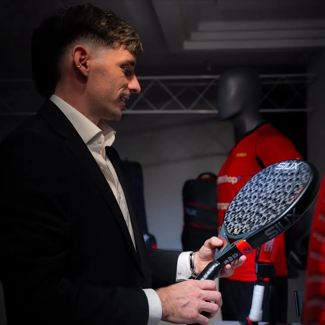 Franco Stupa med sitt racket 2026 som heter Siux Electra Pro.