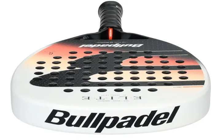 Bullpadel Elite W Gemma Triay 2026 närbild på träffyta och toppen av racket.
