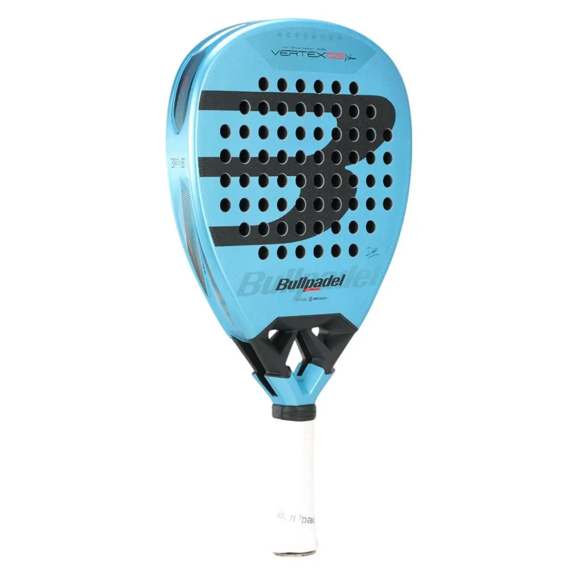 Bullpadel Vertex 05 W går in i kategorin med bästa kraftfulla padelracket.
