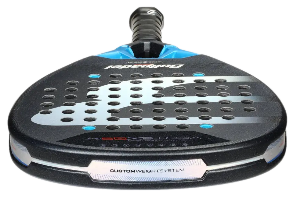 Bullpadel Vertex 06 Comfort 2026 review test. Ett lättspelat diamantracket som passar perfekt för spelare som söker en första diamantmodell.