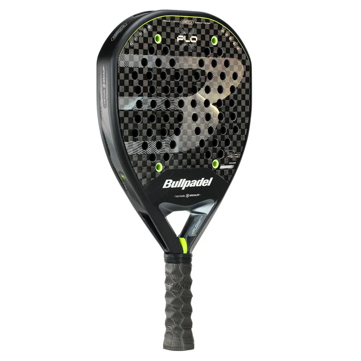 Bullpadel XPLO 2026 är ett ruskigt bra offensivt racket i padel. Den har en unik kantig form som ger extra fart.