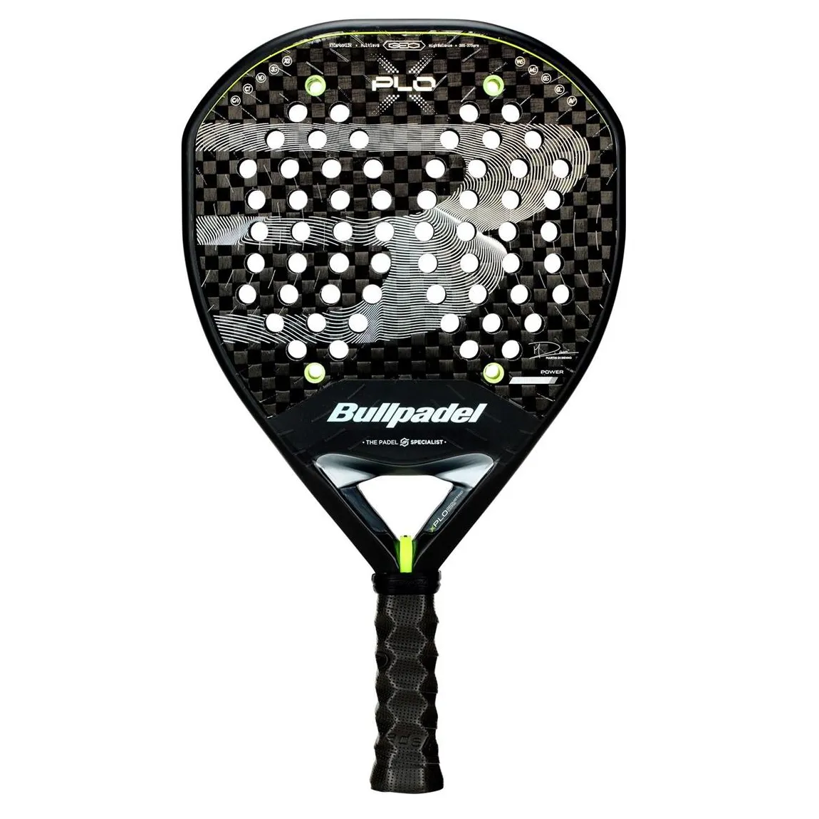 Bullpadel XPLO 2026 recension, test, review. En toppmodell från Bullpadel och racket som toppspelare Martin Di Nenno använder. Vi gillar den här modellen mycket.