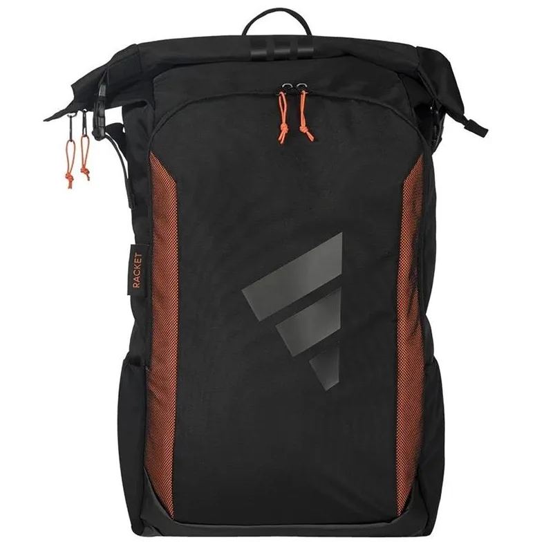 Adidas Backpack Multigame 3.4 är en av de modeller som vi tycker är bästa padelryggsäck 2026. Den är välgjord, har smarta lösningar och en snygg design.